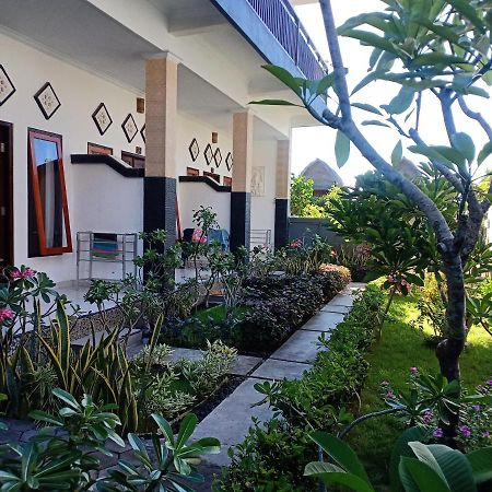 Dwiki Putra Home Stay Nusa Lembongan  Exterior photo