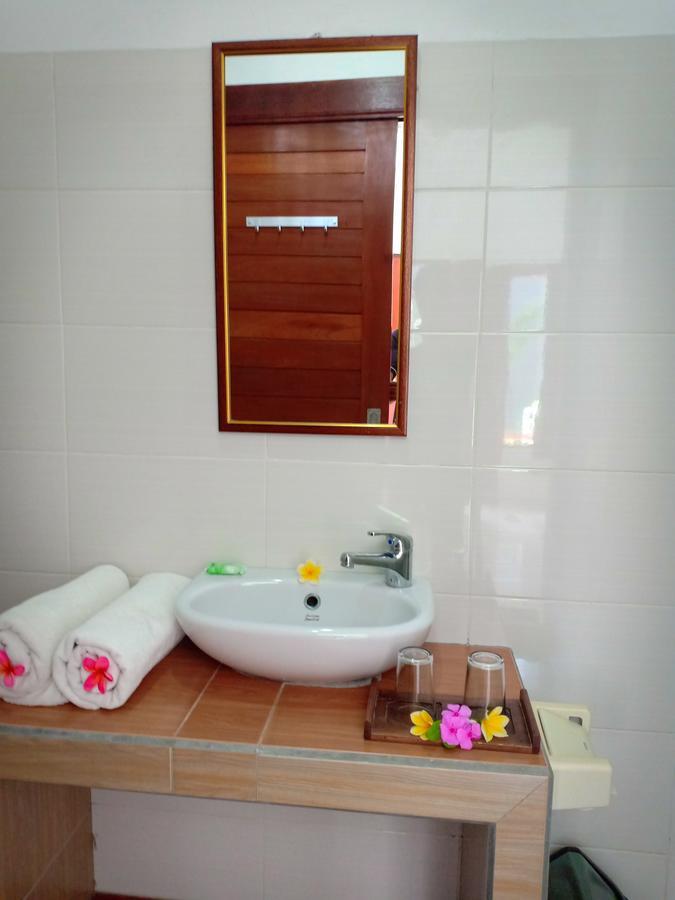Dwiki Putra Home Stay Nusa Lembongan  Exterior photo