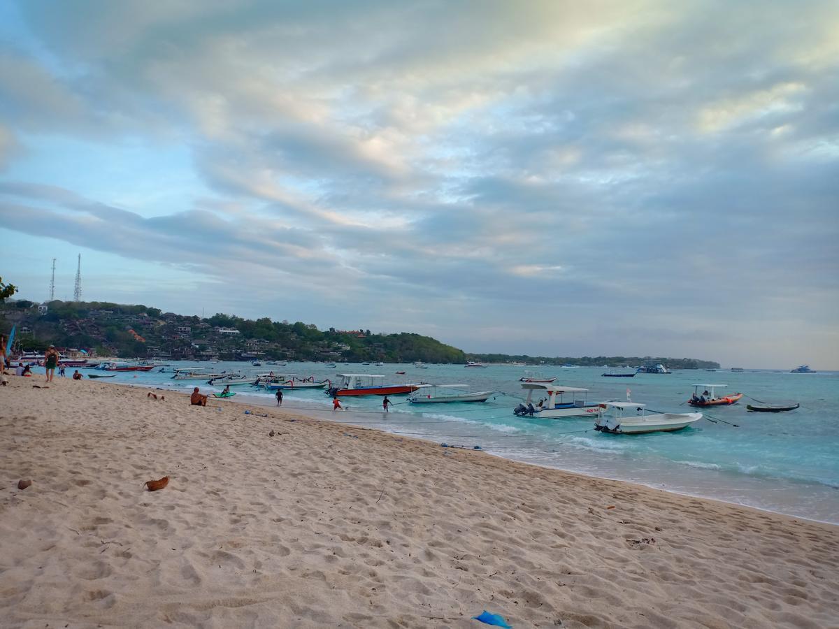 Dwiki Putra Home Stay Nusa Lembongan  Exterior photo