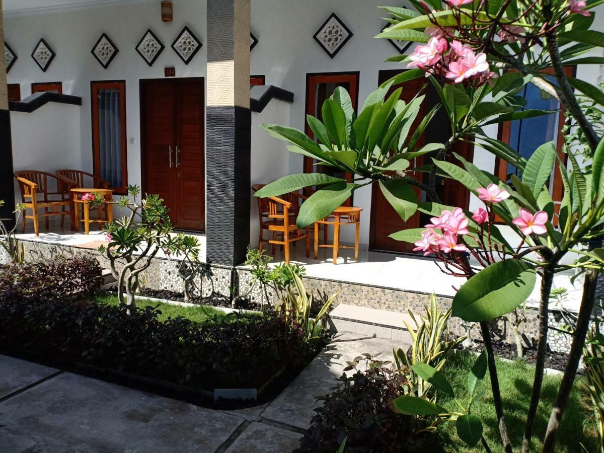 Dwiki Putra Home Stay Nusa Lembongan  Exterior photo