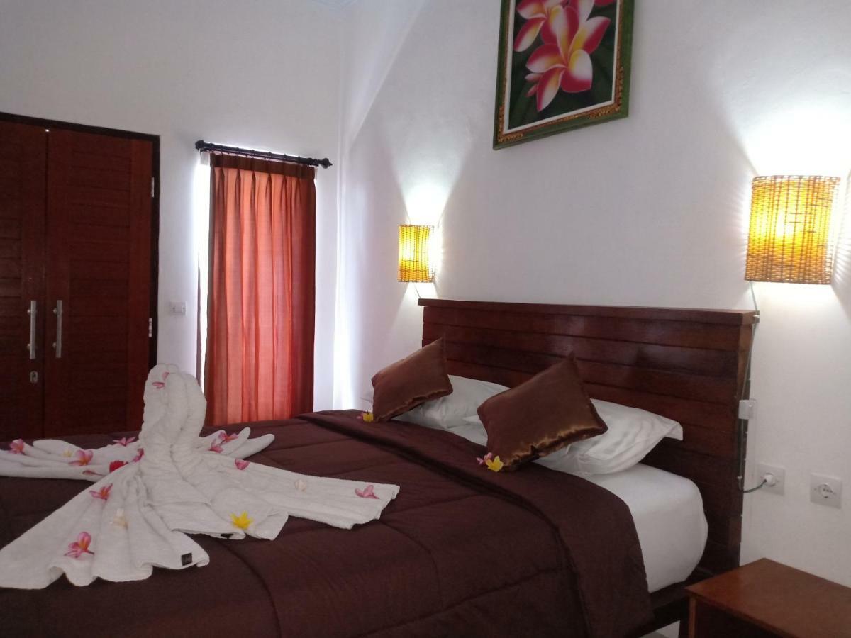 Dwiki Putra Home Stay Nusa Lembongan  Exterior photo