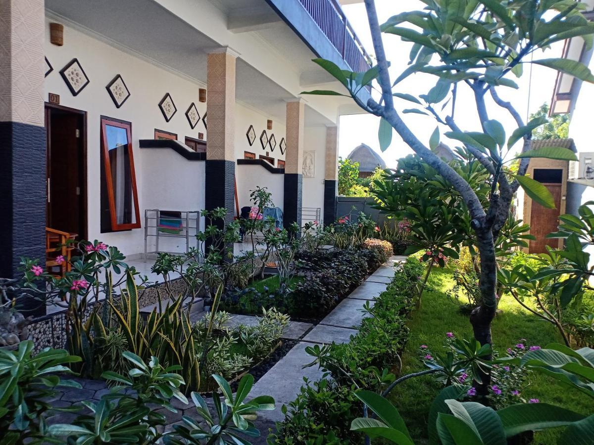 Dwiki Putra Home Stay Nusa Lembongan  Exterior photo